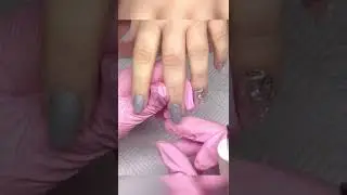 Top Coating Grey and Silver Glitter Nails
