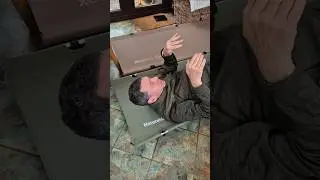 Бюджетная раскладушка против премиум-раскладушки Helinox. Смотрите видео о хюгге. Теперь она возв...