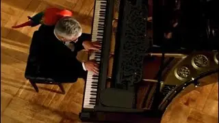 Raimonds Pauls– Aiz ezera augsti kalni