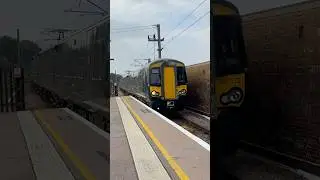 387172 and 387108 arrive into Potters Bar
