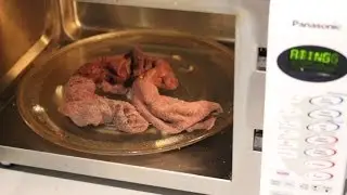 USING YOUR MICROWAVE TO DRY YOUR SOCKS QUICKLY AND EASILY