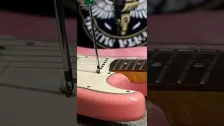 Como ajustar a altura dos captadores da sua guitarra ?
