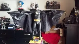 Harri927 Figure Review #50: Neca 18 inch 1989 Batman