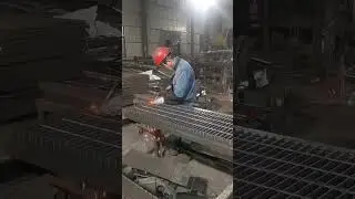 Inside the Welding Process of G305/40/100WG Steel Grating | From Sparks to Industrial Safety