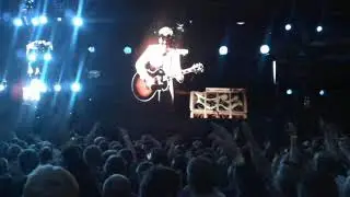 Oasis Millenium Stadium Dont look Back in anger