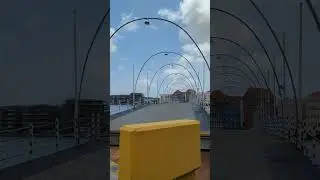 The Queen Emma Bridge in Willemstad, Cura&ccedil;ao Closing - Time Lapse #curacao #bridge #worldheritage