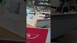 Лодка Boston Whaler, разрезанная пополам! Что обеспечивает ей такую ​​естественную плавучесть?