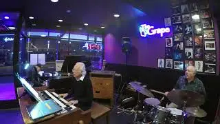 Live Set FROM THE GRAPE B3 TRIO