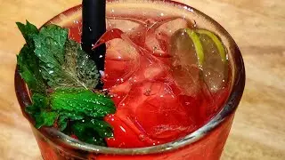 Fresh strawberry mojito non alcoholic in just 5 seconds 🤤 Try this and SUBSCRIBE 😇