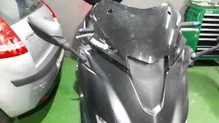 Bulle &agrave; r&eacute;glage ELECTRIQUE Yamaha Tmax DX 530, dispose &eacute;galement d'un &eacute;chappement Akrapovic