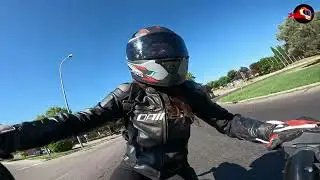 En moto con Elena Calleja: Prueba Moto Guzzi V85 Strada 2024