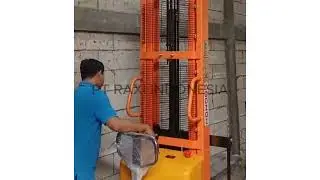 Hand Stacker Semi Elektrik 1,5 Ton 3,5 Meter GOZOZ di PT MASSINDO KARYA PRIMA di Bekasi