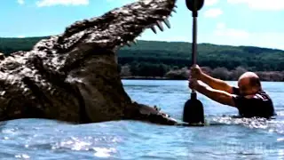 ¡Lucha contra un cocodrilo del tamaño de un bote! | El cocodrilo 3 | Clip en Español