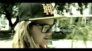 Mc Júnior-Princesinha da Favela(ClipeOficial)