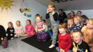 Einar Mikael t&ouml;frama&eth;ur &iacute; heims&oacute;kn