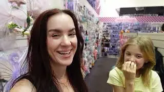 Mall shopping and exotic animals!