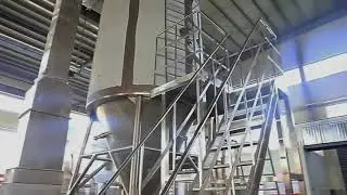 Spray dryer for milk powder