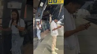 Ye Larki Pagl Hai 🤣#subhashritikaprank #classysubhash #comedy #couple #shortvideo #lovestory #funny