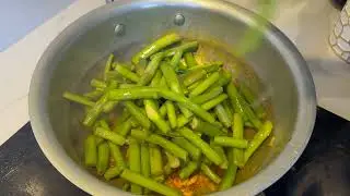 কচুর লতি দিয়ে চিংড়ি মাছ | লতি দিয়ে চিংড়ি মাছে| loti with chingri |