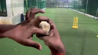 How to hold the grip for a straight ball.