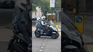 2025 PIAGGIO MP3 310 S HPE #london #automobile #londoners #thelondonersstory #vespascooter #vespa