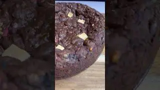The Best Chocolate Cookie Cake for Any Birthday Celebration