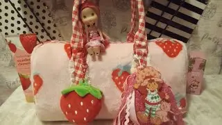 🍓What's In My Strawberry Shortcake Bag by Dolls Kill 🍓 #WIMB #StrawberryShortcake #Collectibles