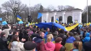 Crimeans hold rival pro and anti Russia rallies | Journal