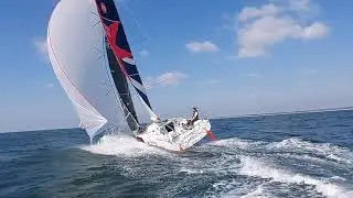 [Mini 6'50] : Entra&icirc;nement &agrave; Concarneau / Spi Max - Alexandra LUCAS / Alex swing sur l'Atlantique