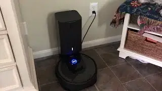 iRobot Roomba i7+ Clean Base Demo