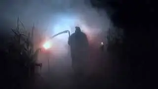 Maislabyrinth At Night: Der dunkle F&uuml;rst des Labyrinths