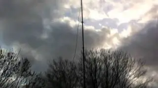 80M dipole @ 12m in 40 MPH wind...- M0VST