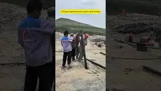 CO2 gas explosions are used in rock mining #co2blasting #mining #co2rockblasting #blasting