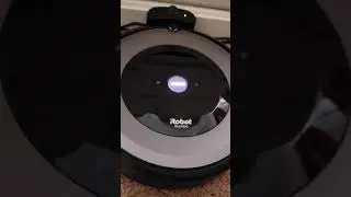 Roomba E6 turning on