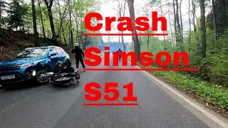 Unfall Moped S51 mit Auto Ausfahrt Crash