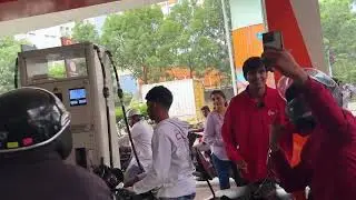 Petrol beka ? Free Free Free, Leki goswami ⛽️ || Leki Rider#lekirider #lekigoswami #bengaluru #pet