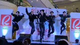 SHOUT OUT - 1ST.ONE Fancam - 221113 1STONE Mall Show, Robinsons Place Manila - Fan Boy Doll Arch