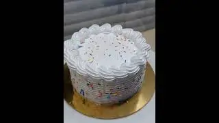 Very very simple cake design by Mydreamcakery #cake #cakedesign