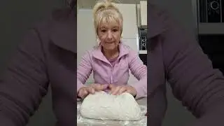 Rustikales Lievito-Madre-Brot &ndash; gro&szlig;e Poren & lange Gare