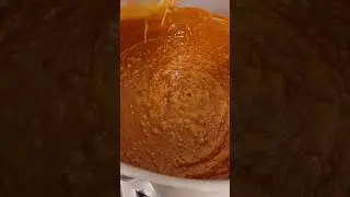 Chocolate honey caramel, cooking to perfection. Sweetened 100% with honey.