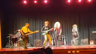 METALLICA - ENTER SANDMAN - SCHOOL TALENT SHOW YEAR 10 MONKEY BUSINESS COVER!!!  🤘🤘🤘