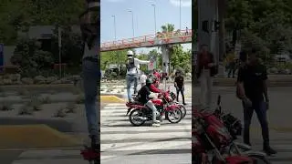 Eso es para la Gente No Para las Motos