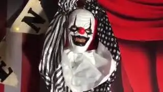 Shackled Shaking Clown 921608