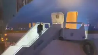 Joe Biden trips and falls up the stairs on Air Force One. 👀
