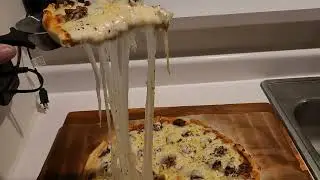 Homemade Pizza Cheese Pull