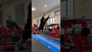 Broad jump method to add instant inches to your jump!! 📈 1%