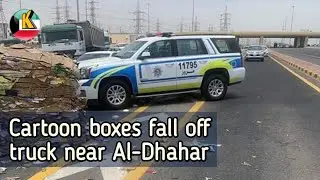 Boxes flew out from truck | kuwait upto date