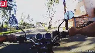 Xiaomi Yi Smart Dash Camera Adaptada para c&acirc;mera de a&ccedil;&atilde;o.
