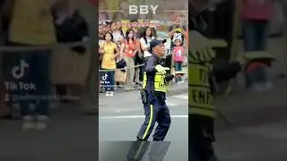 dancing Traffic enforcer#viraldance #fyp#dailyvlog #entertainment #foryoupage#funnyvideo