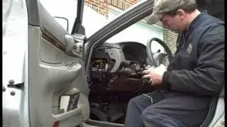 Снятие и замена многофункционального переключателя фар Chevrolet Impala 2004 года выпуска